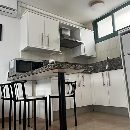 Διαμέρισμα - Sleeps 2 3 - Terrace - Pool - *